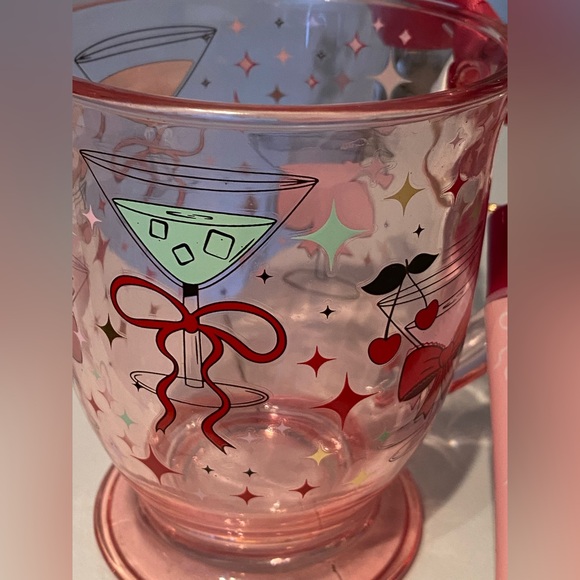Pink Cocktail Glass with Lip Butter Balm - Picture 3 of 3